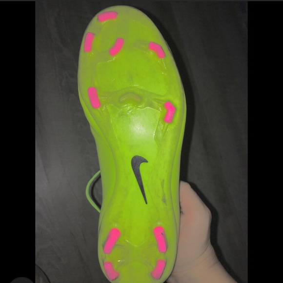 - Nike Mercurial Victory FG Volt Hyper Punch - Picture 5 of 6